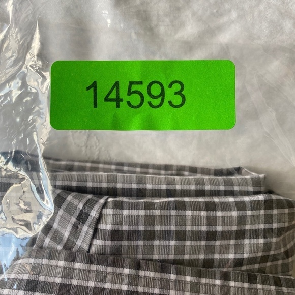 Dockers Men's Classic Fit Gray Checker Long Sleeve Button Up Shirt Size Medium - Picture 12 of 12